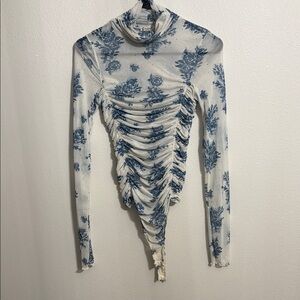 Elegant Ruched Floral Bodysuit in White and Blue